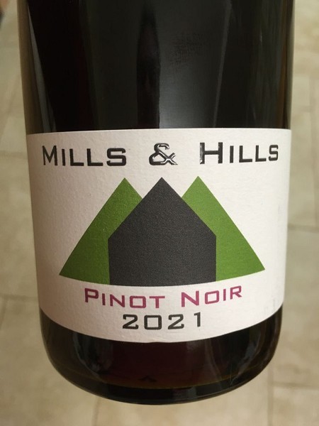 Mills & Hills Pinot Noir